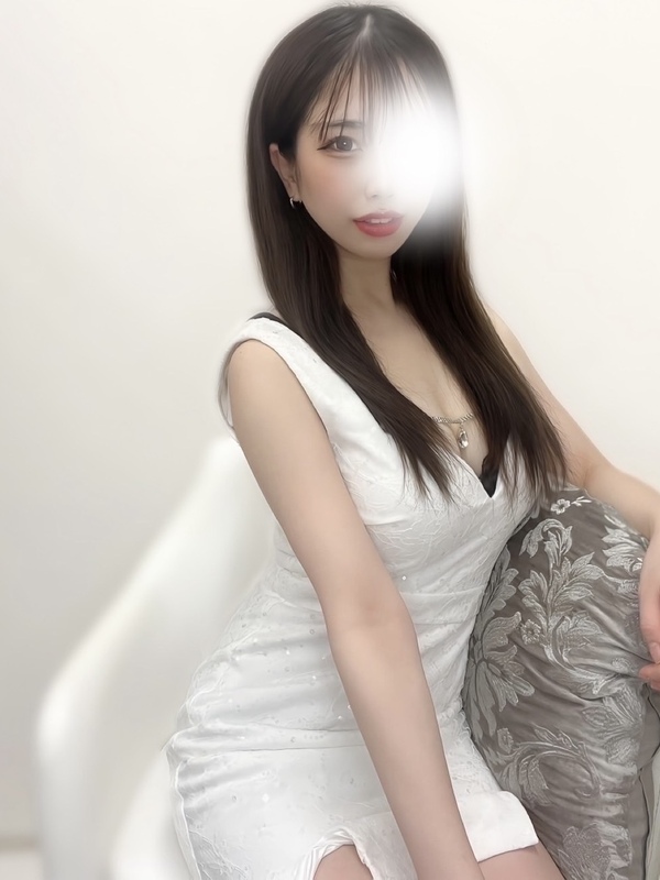 夢咲 ひな