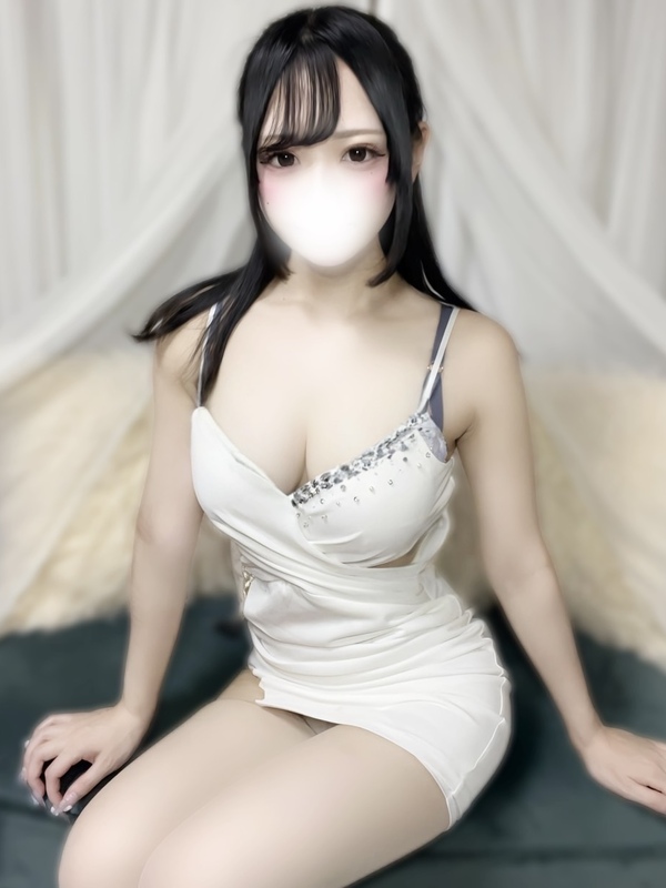 愛川 なな